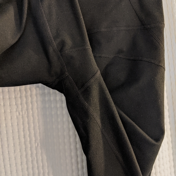 Zella Live In Black Legging Capris Size Medium - Picture 6 of 6